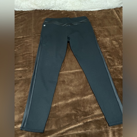 Bundle deal. 6 Woman’s size medium bundle of Fabletics - Picture 11 of 14